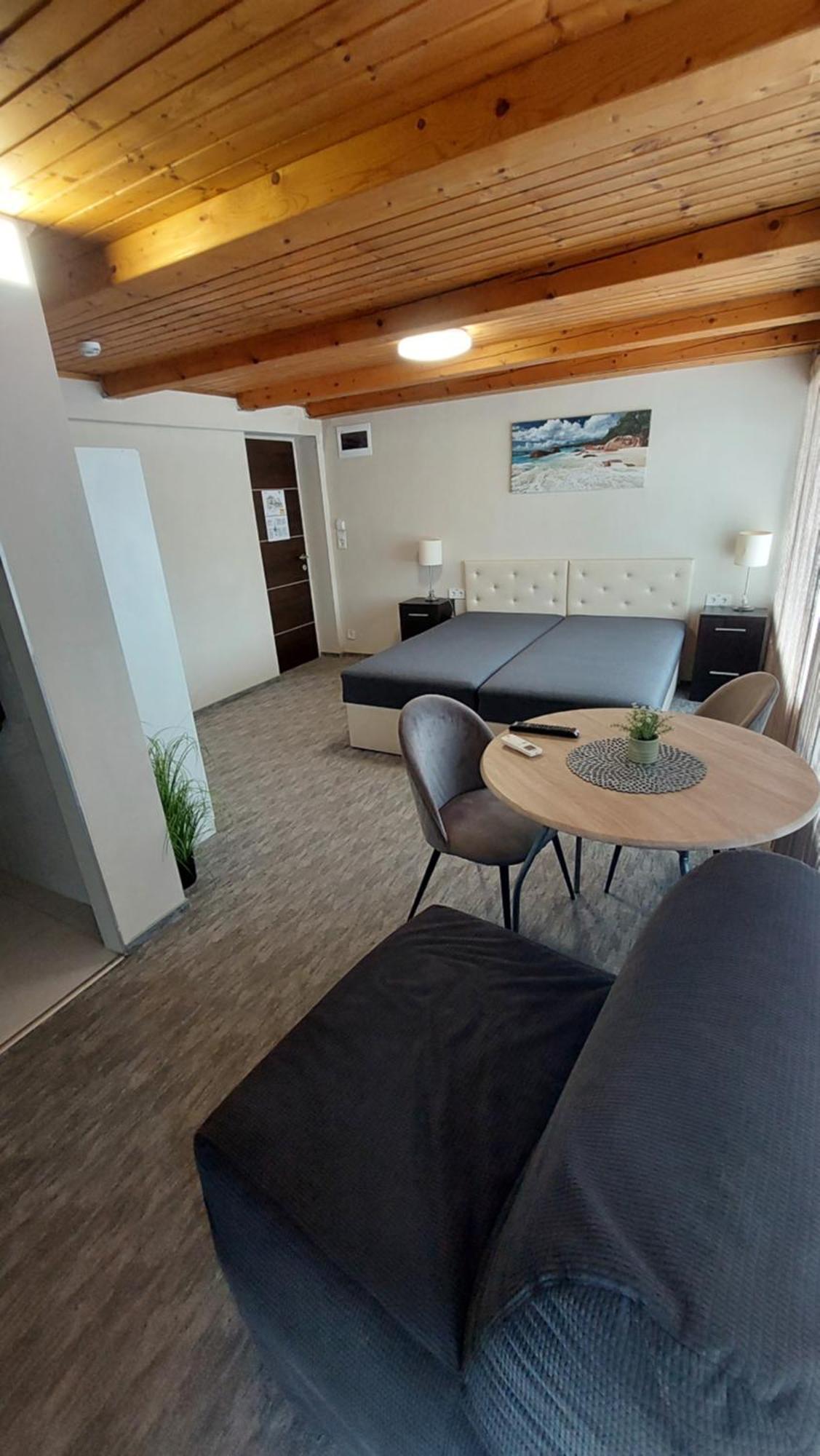 Kinizsi Udvar Apartmanhaz Balatonboglár 외부 사진