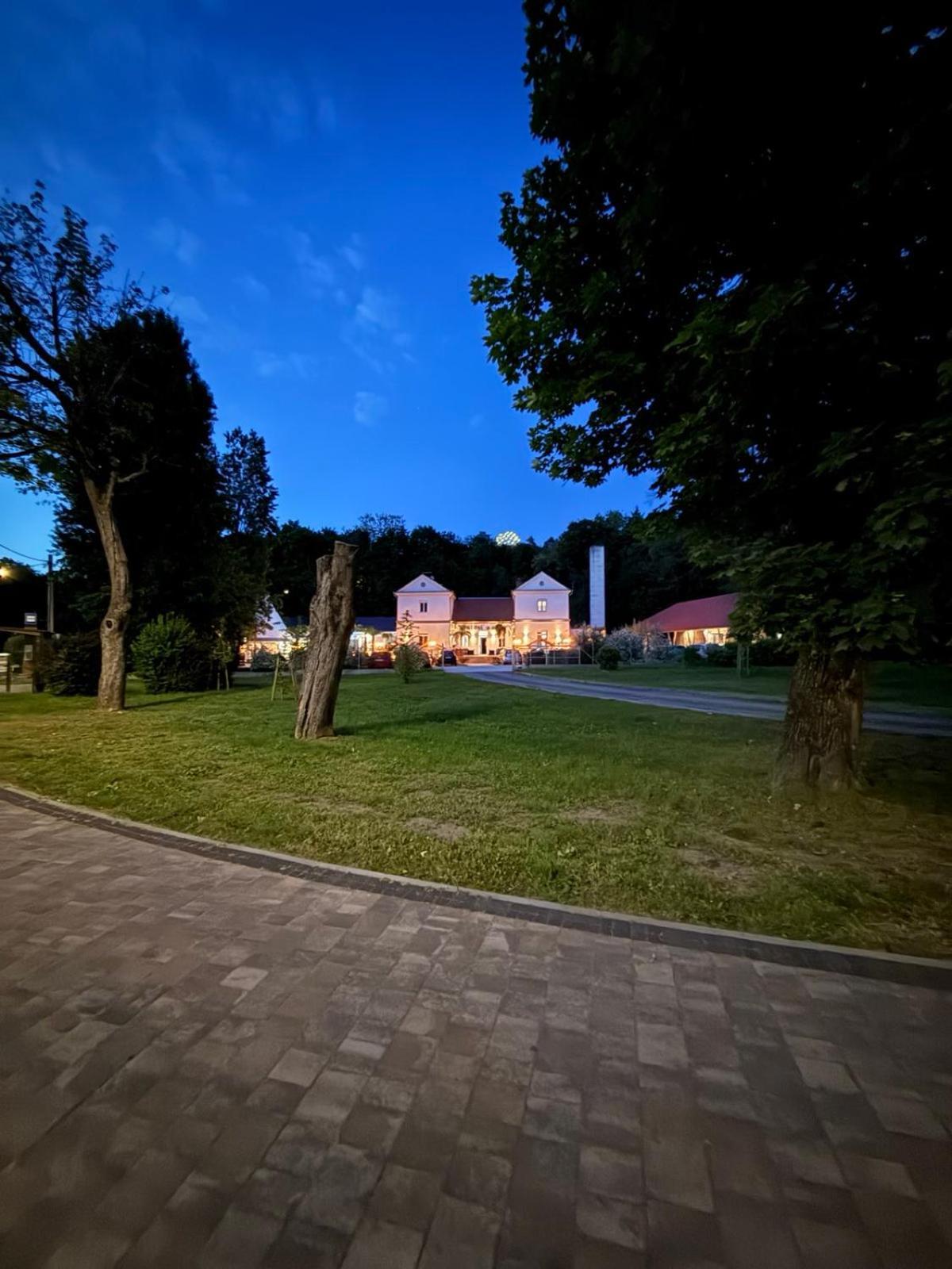 Kinizsi Udvar Apartmanhaz Balatonboglár 외부 사진